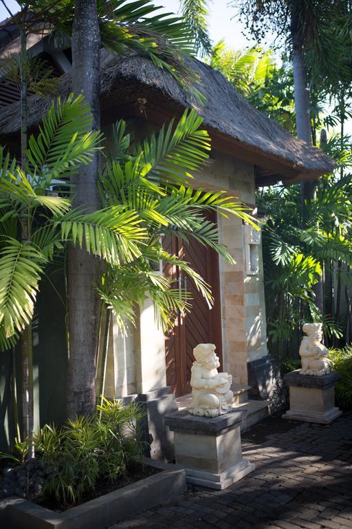 Villa Alu Lima Seminyak Buitenkant foto